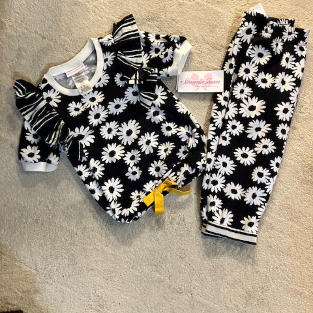 NWT! BONNIE JEAN - Size 5 Girl's 2-Piece Set- Daisy Print Flutter Sleeved Outfit